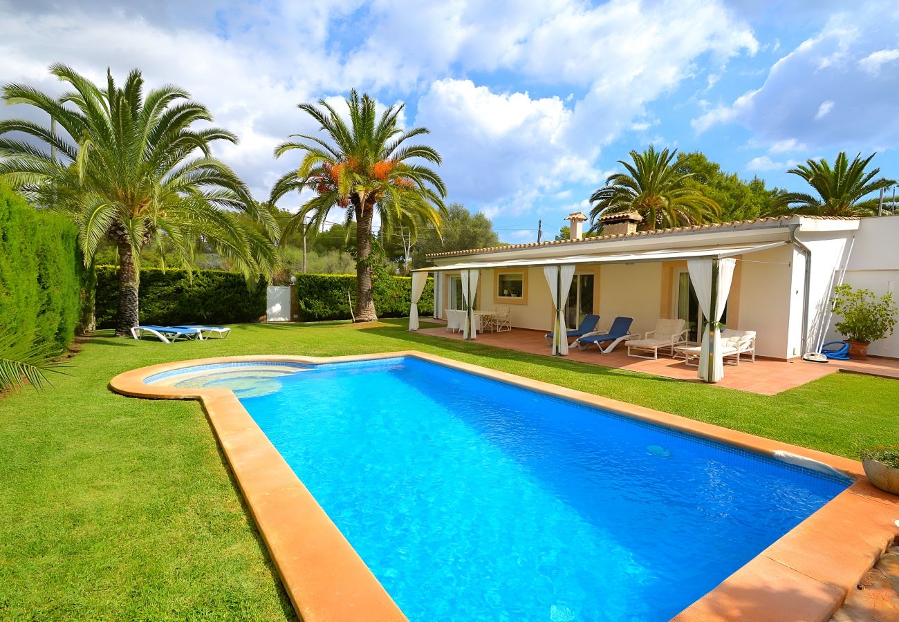 Finca con piscina amplia y jardín. Can Pep 190