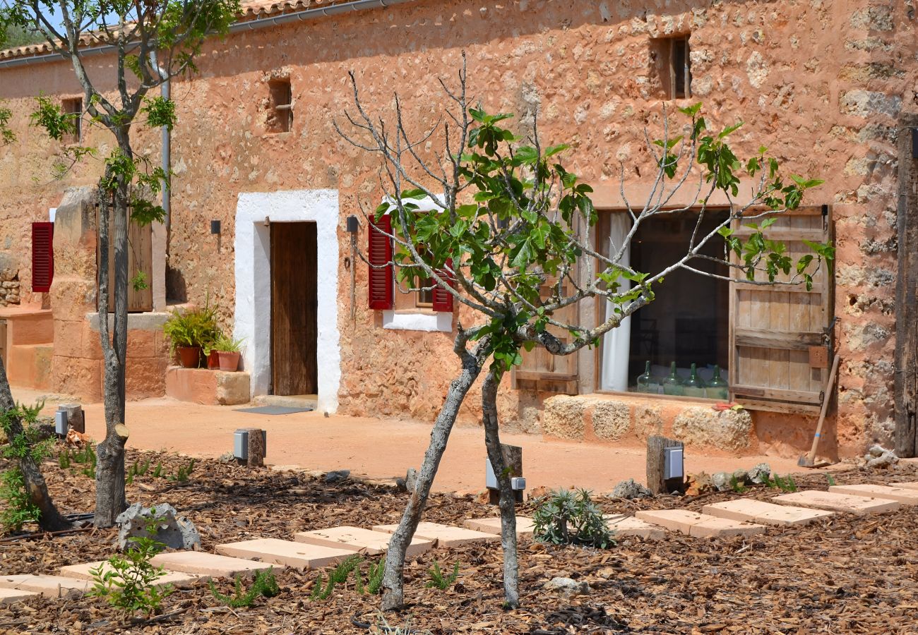 Casa rural en Llubi - 005 Finca Can Cortana 1782-2016/ET by Mallorca Cha