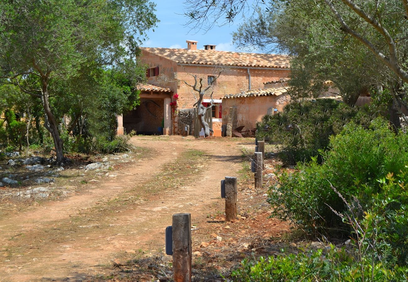 Casa rural en Llubi - 005 Finca Can Cortana 1782-2016/ET by Mallorca Cha