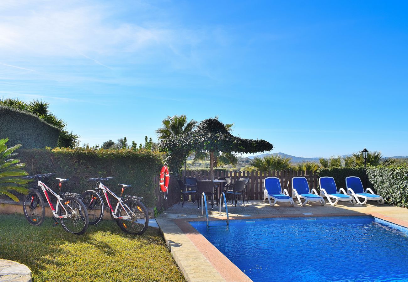 jardin, piscina, vistas, campo, finca, alquiler vacacional Mallorca