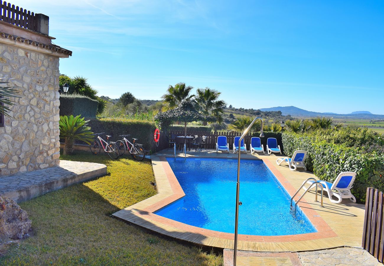 jardin, piscina, vistas, campo, finca, alquiler vacacional Mallorca