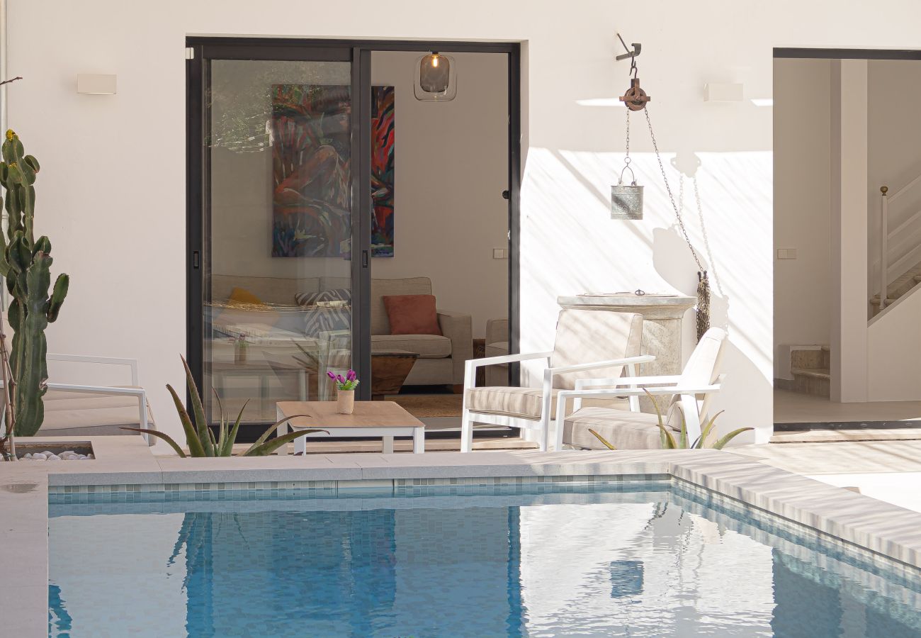 casa de pueblo, Muro, Mallorca, piscina, terraza