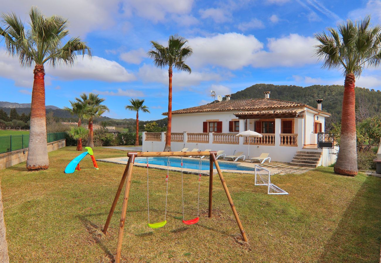 Garten mit Schwimmbad, Platz zum Spielen