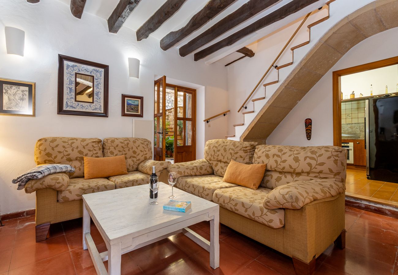 Townhouse in Pollensa - Townhouse La Fresqueta by Homevillas360