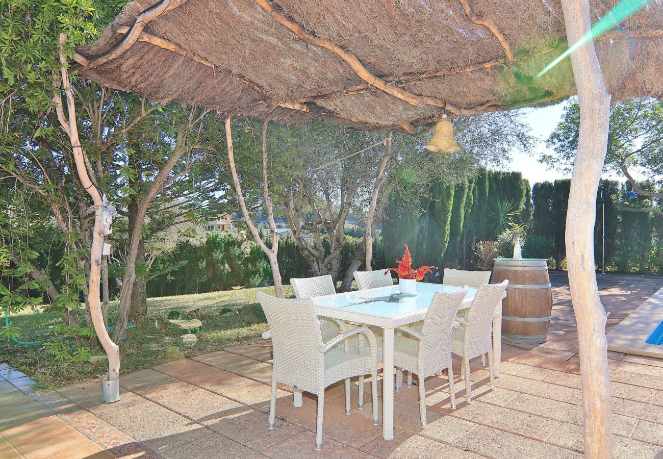 Terrace. rest, swimming pool, villa, mallorca, garden